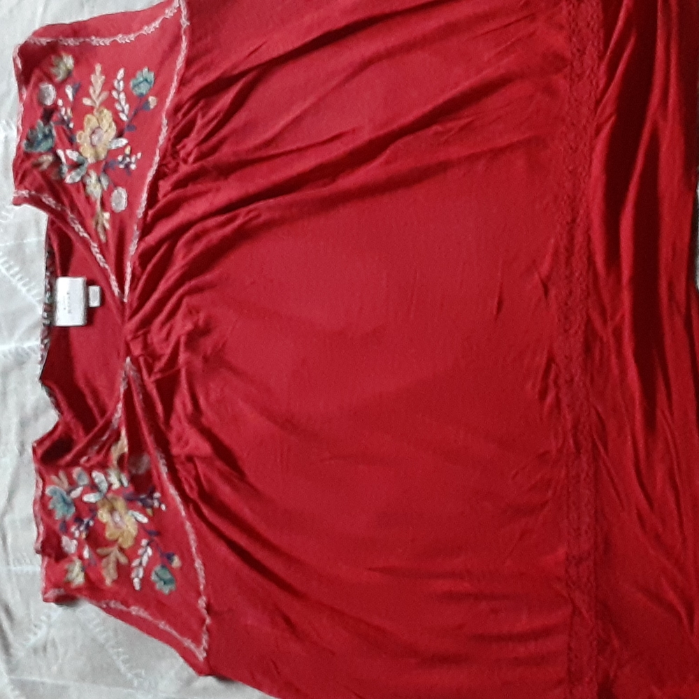 Knox Rose embroider floral top